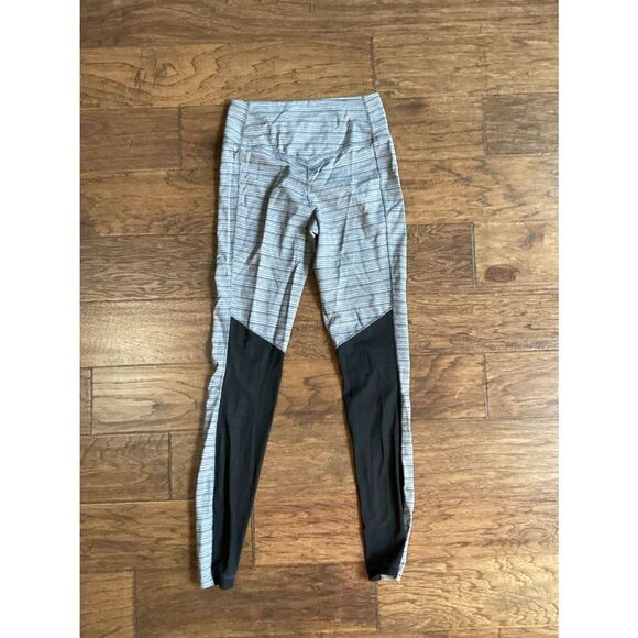 EUC Ladies Nike full length drifit leggings small gray / black - Picture 2 of 4